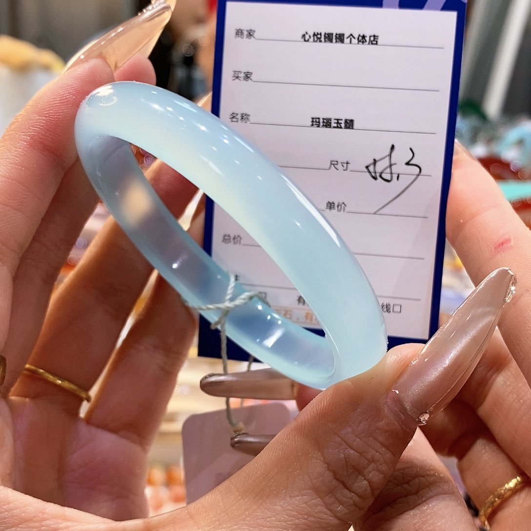 玛瑙/玉髓手镯未镶嵌