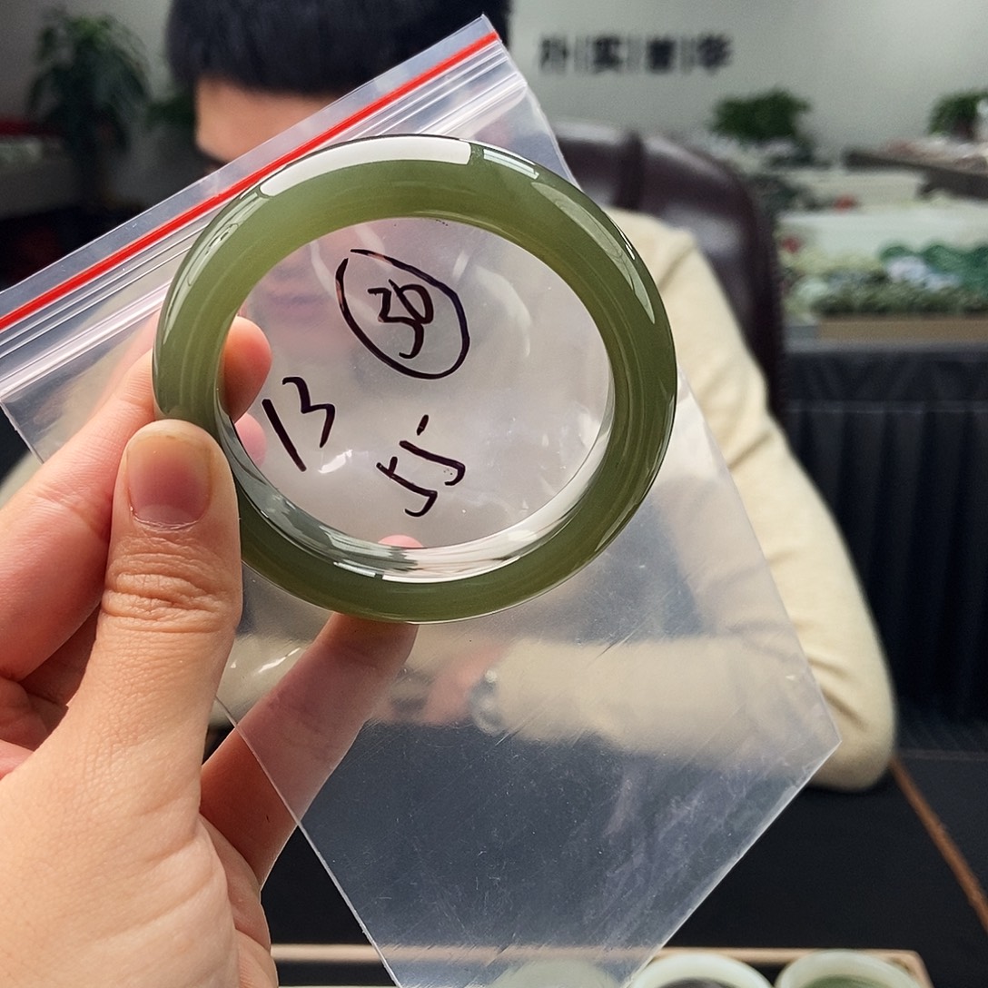 和田玉未镶嵌手镯颜色多样性发拍一发一