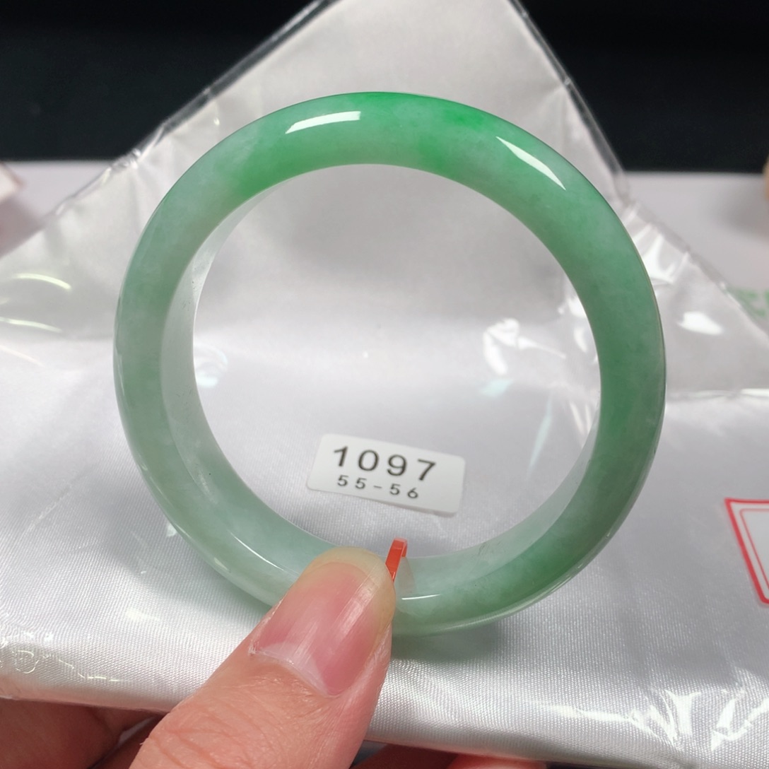 翡翠手镯未镶嵌编号1097