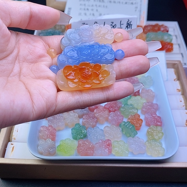 梅***）玛瑙/玉髓合金车挂