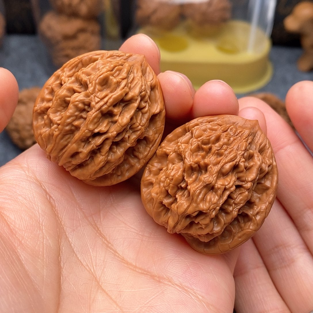 文玩核桃把件我***腿粗筋虎37尺