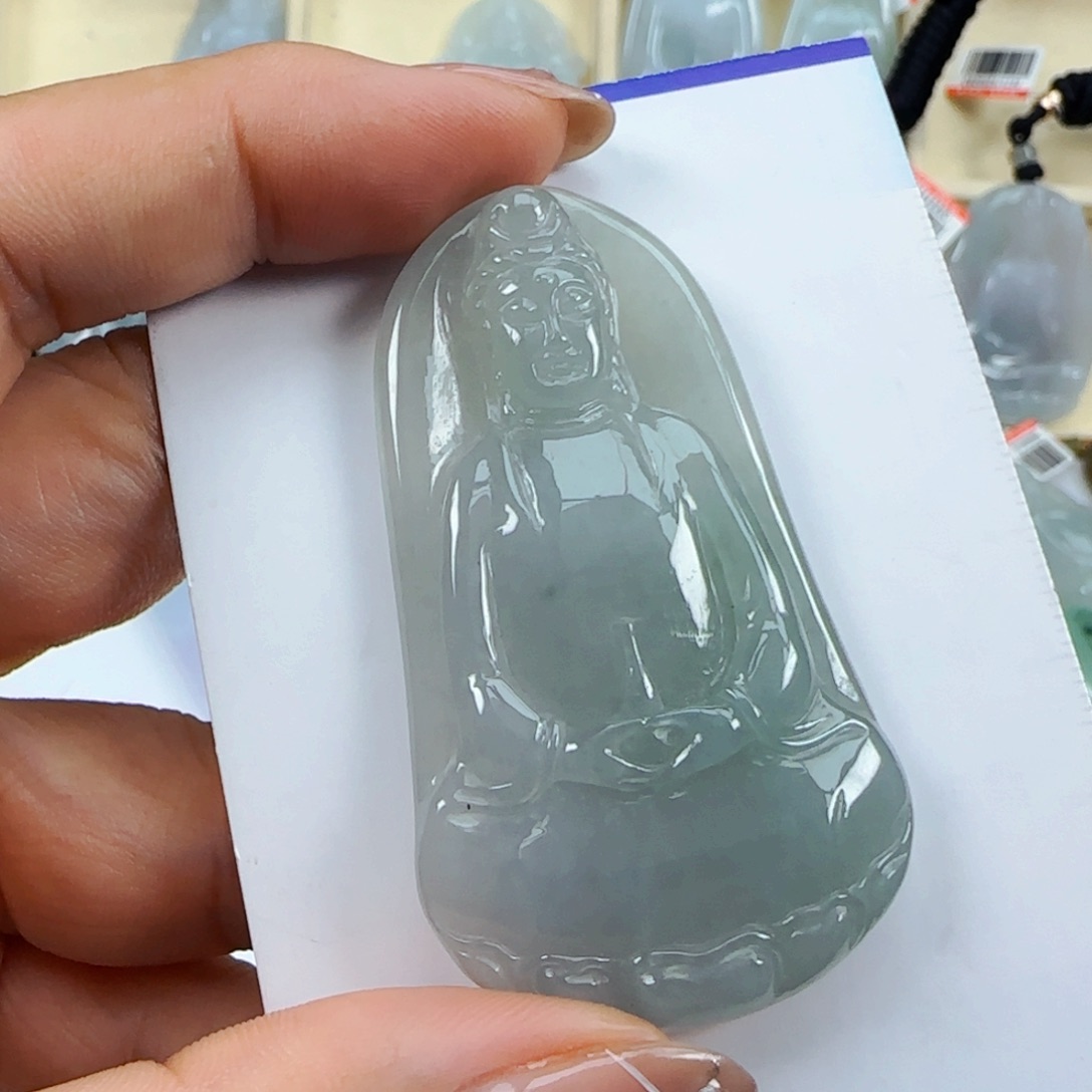 翡翠未镶嵌颈饰  