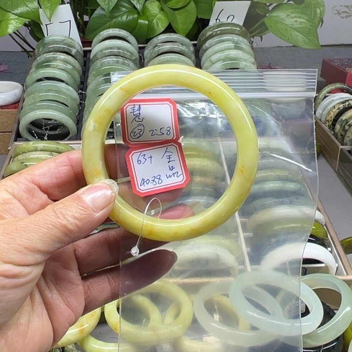 慧***蛇纹石玉未镶嵌手镯23