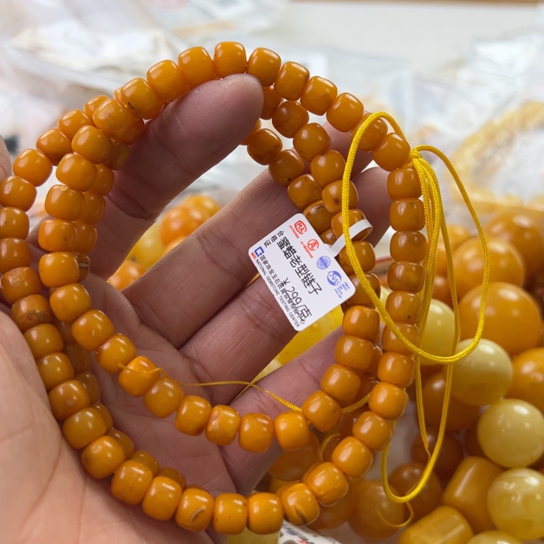 琥珀珠宝奇石未镶嵌