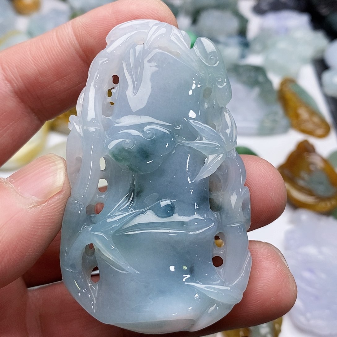 翡翠颈饰未镶嵌竹节