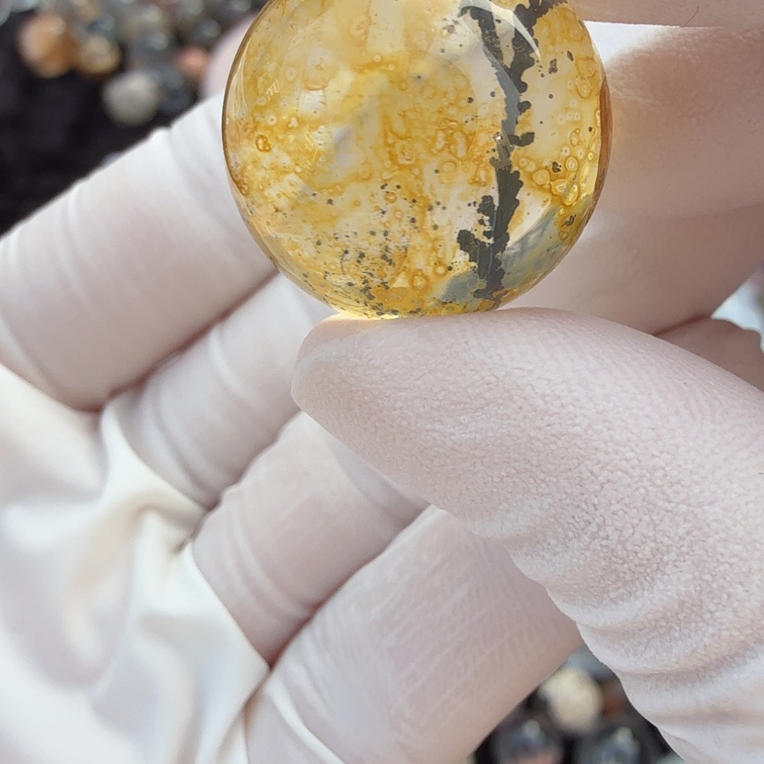 桃****水晶未镶嵌珠宝半成品胶花19.7mm定制不退换
