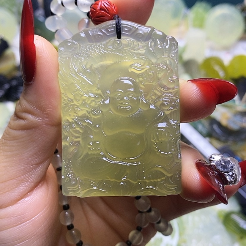 【闪购商品】蛇纹石玉颈饰未镶嵌心****e