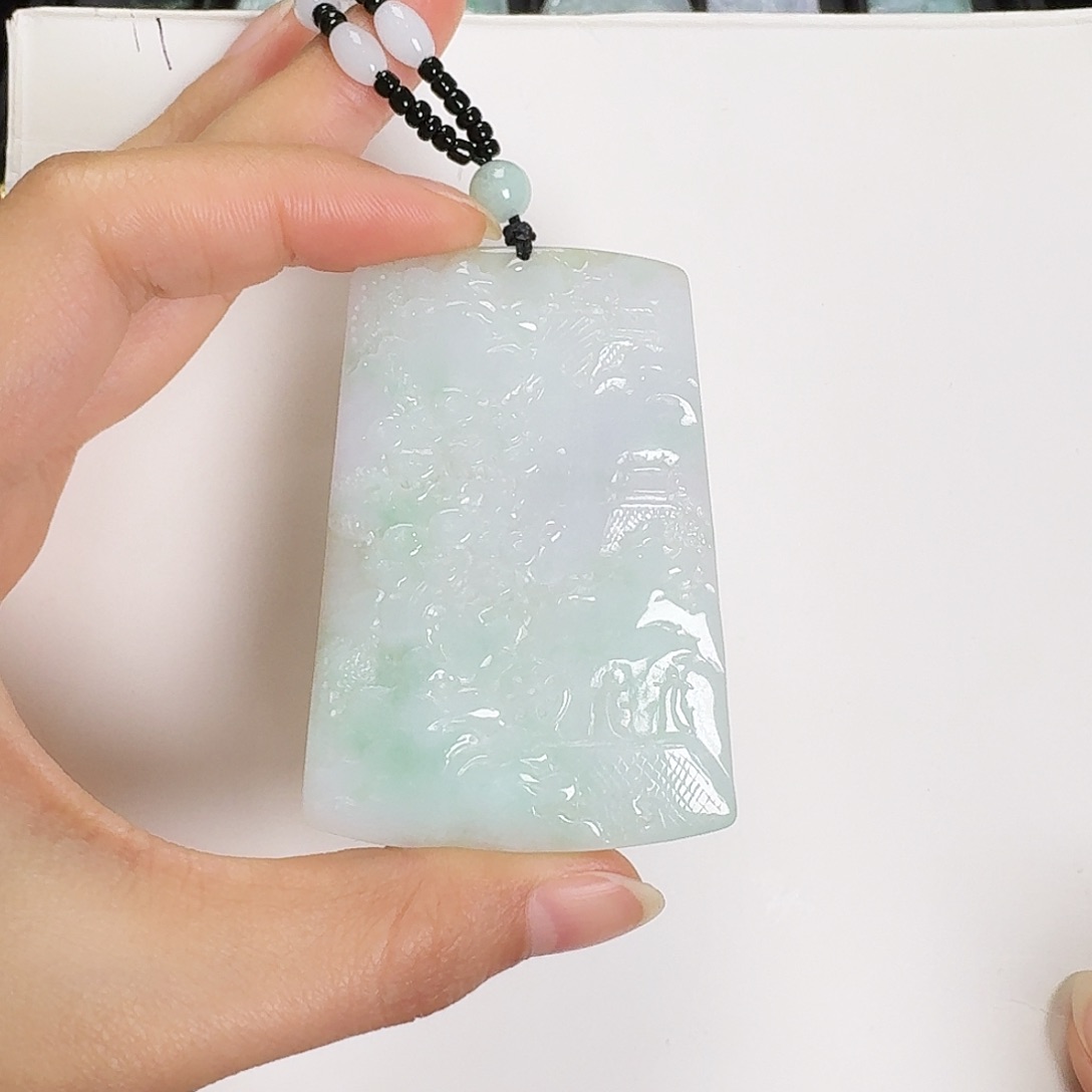 翡翠颈饰未镶嵌山水牌