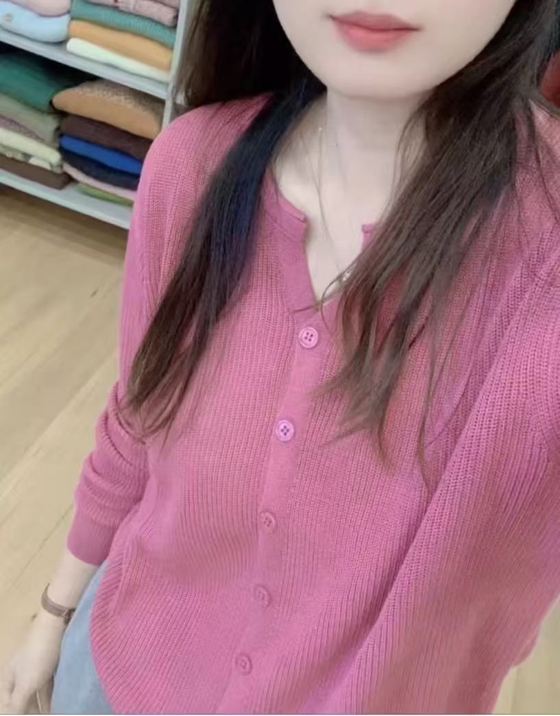 七言家 巨显白！苏梅粉卷边开衫8068
