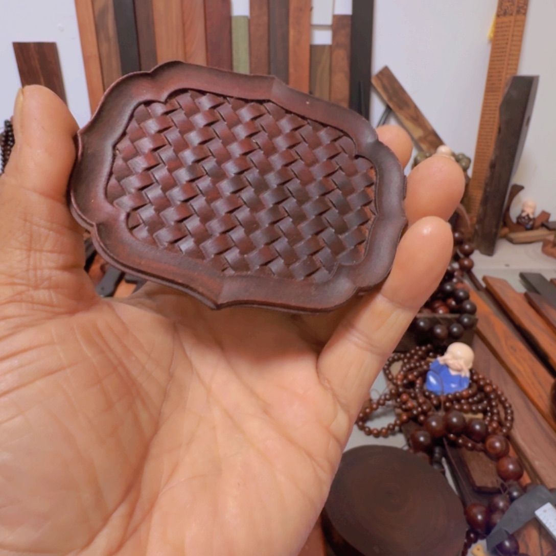 染料紫檀（血檀）沙*9  7  8.5  底座