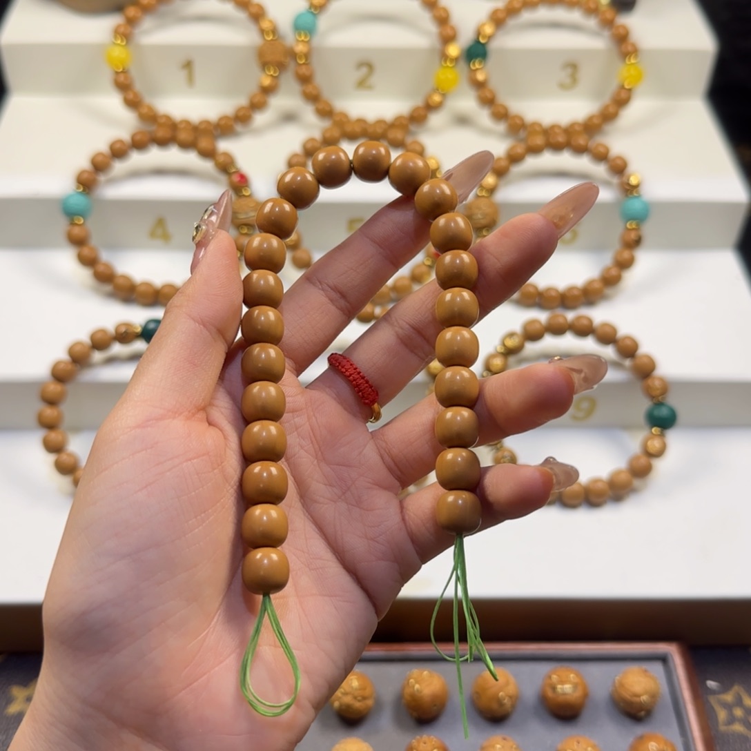 钱**.全品无瑕疵送二代配饰