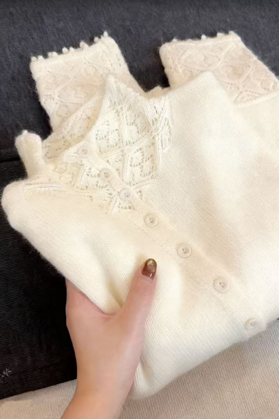 韩系减龄镂空花边高领针织开衫秋冬新款软糯舒适显瘦宽松百搭上衣