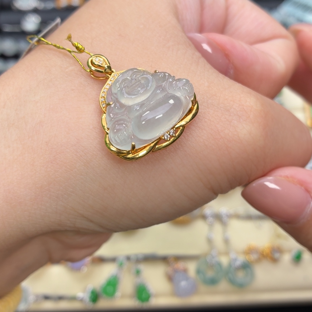 翡翠18K金镶嵌颈饰