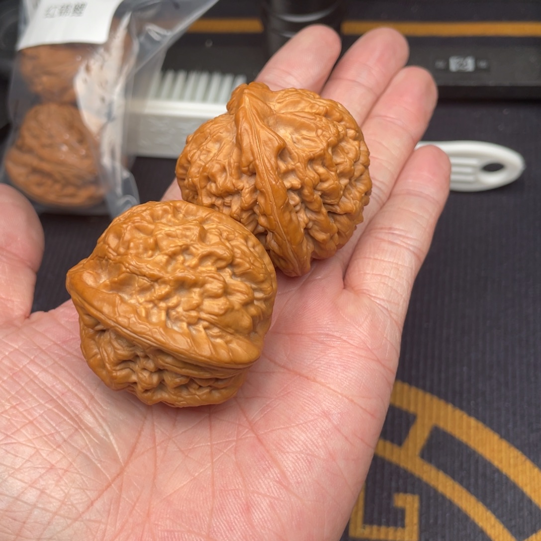 V***丶吊坠文玩核桃红锦鲤