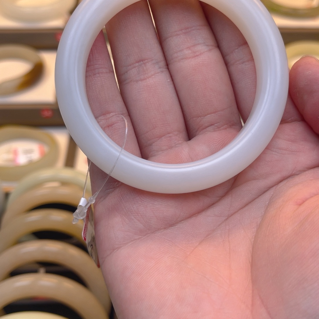 和田玉手镯未镶嵌哼**王6