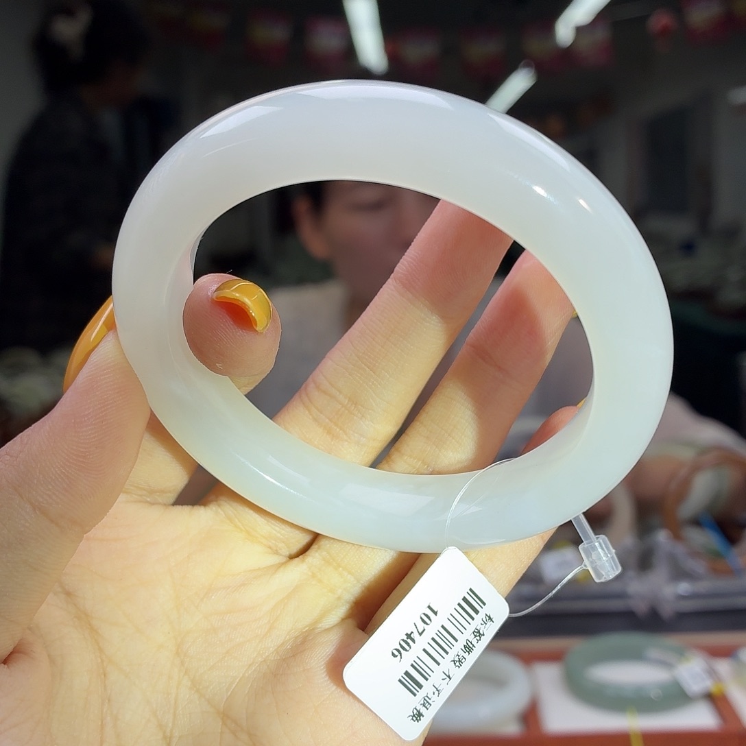 和田玉手镯未镶嵌57