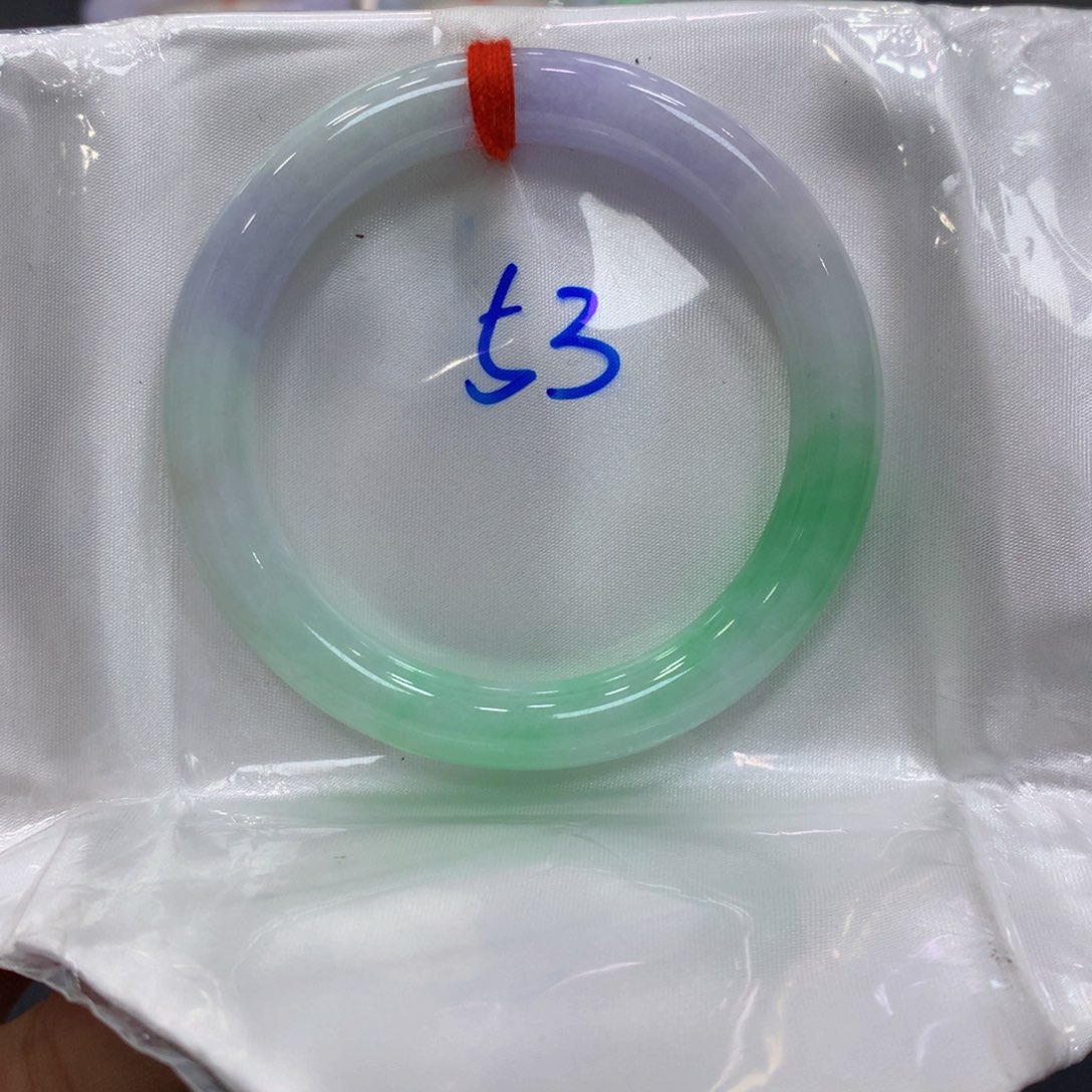 翡翠手镯未镶嵌翡翠