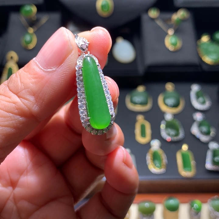 和田玉银S925镶嵌吊坠