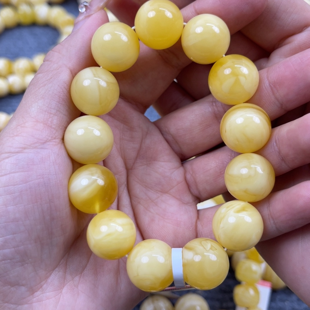 琥珀裸石未镶嵌尺寸15.8