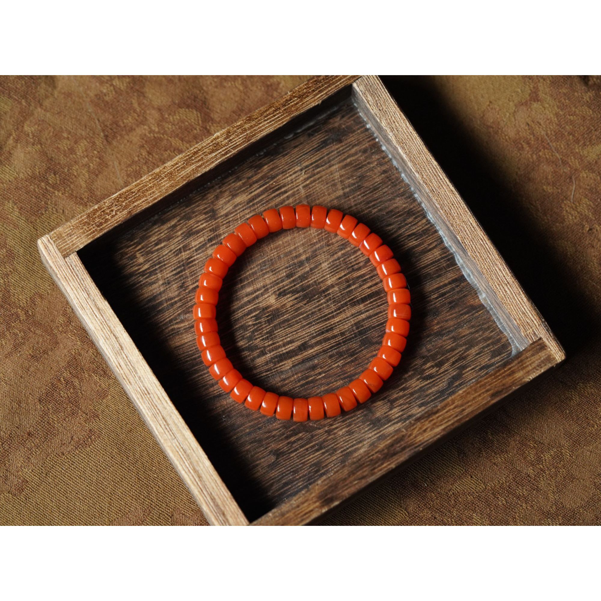 保山南红大陷坝辣椒红纯原矿无胶药片手串约7.5mm 15250720-06