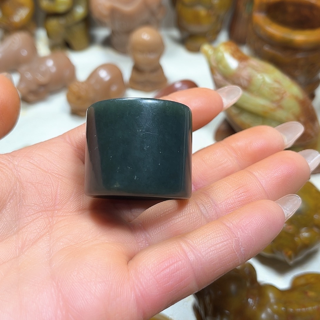 白玉菩提吊坠白玉菩提吊坠