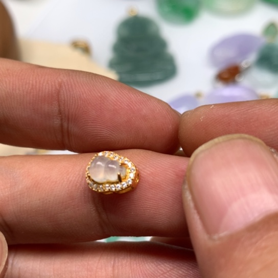 翡翠颈饰未镶嵌翡翠