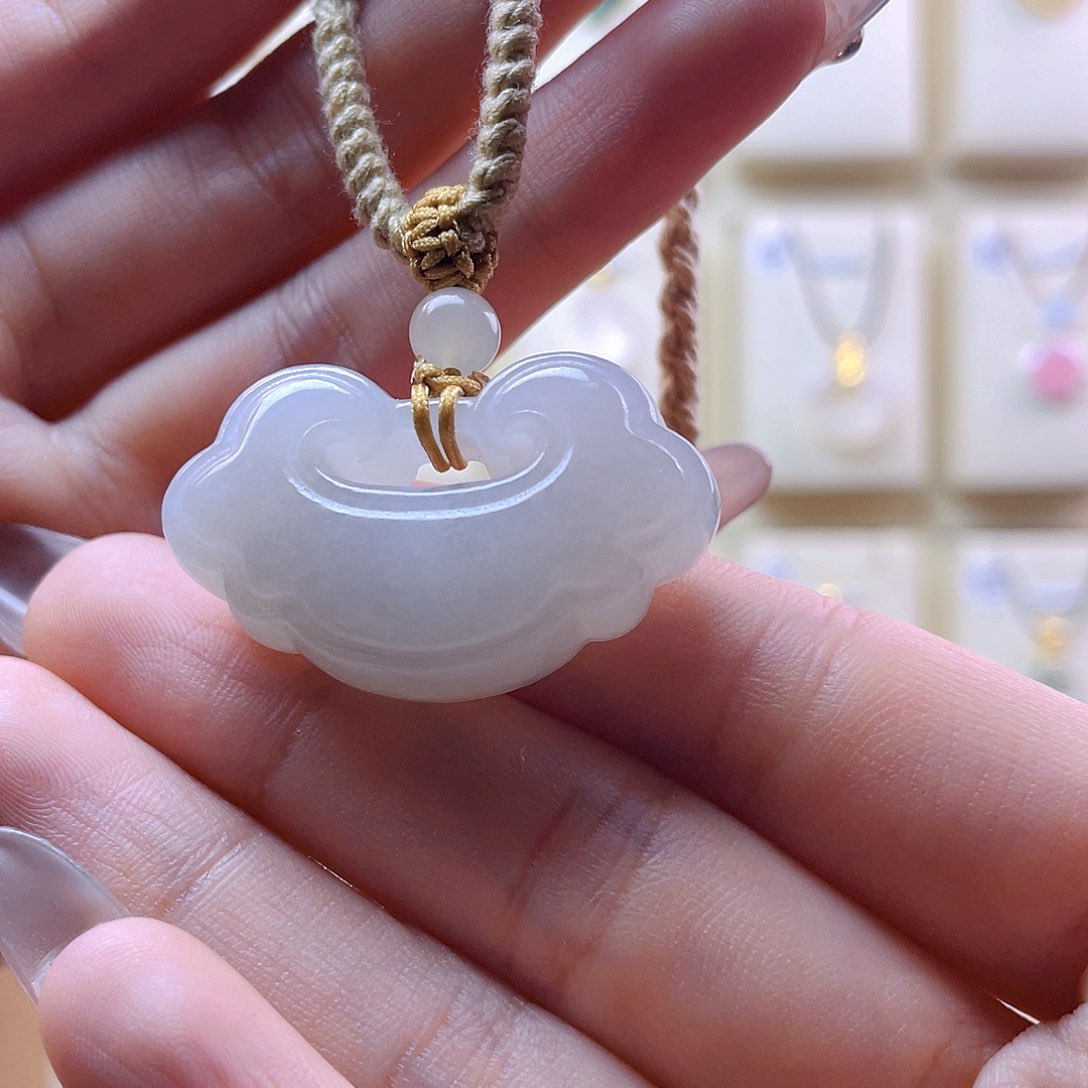 和田玉吊坠(赠链)未镶嵌桐***~