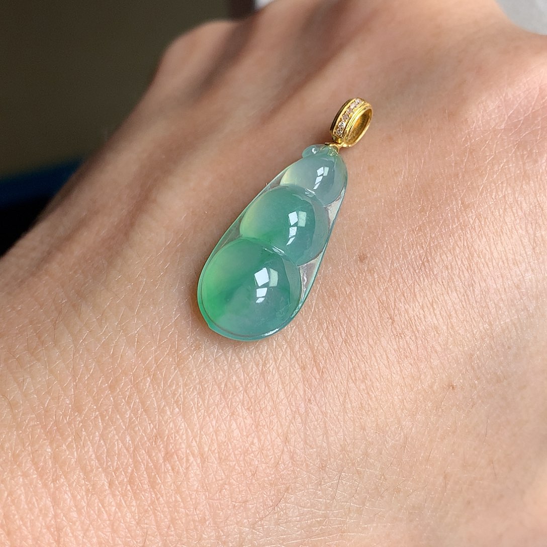 翡翠裸石18K金镶嵌缅甸天然A货翡翠冰种豆子