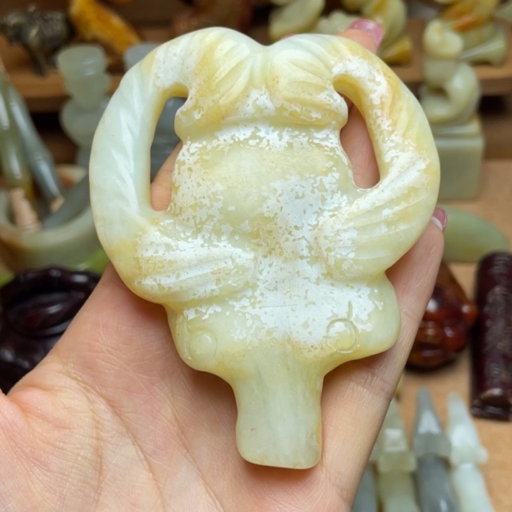 蛇纹石玉未镶嵌颈饰