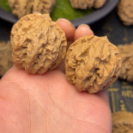 文玩核桃把件秦岭核桃13