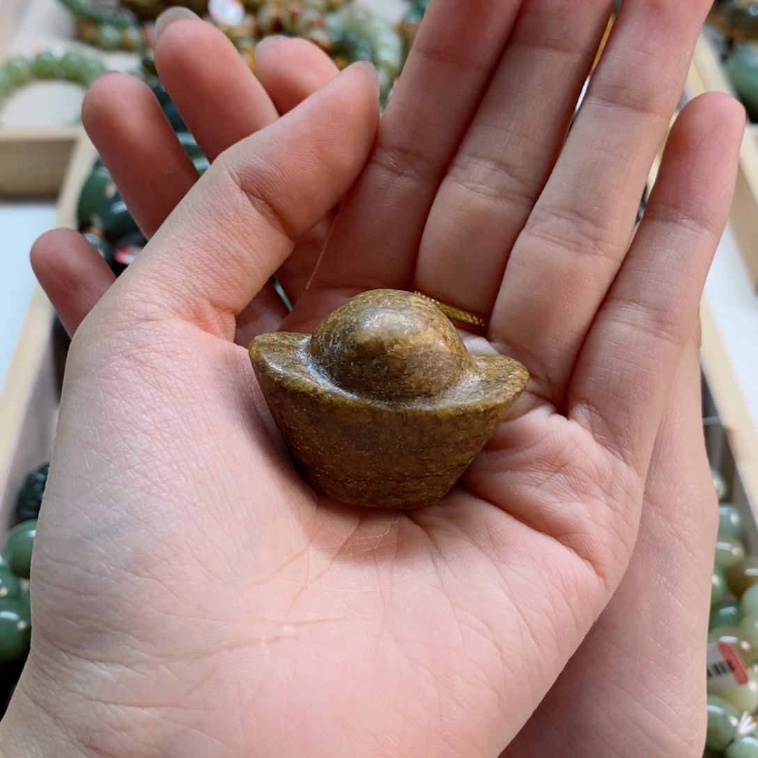 透闪石质玉手把件未镶嵌