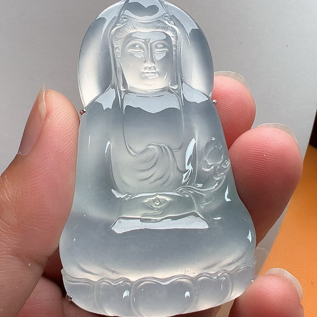 翡翠颈饰18K金镶嵌财*高冰素衣观音