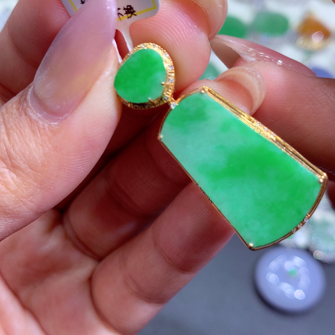 翡翠18K金镶嵌吊坠(不含链)