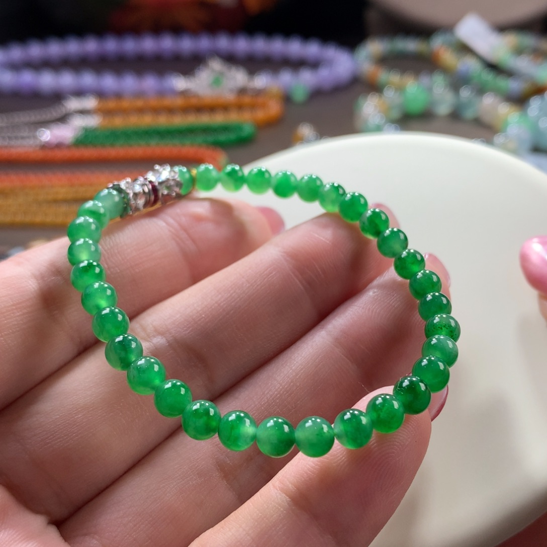 翡翠手链未镶嵌翡翠高冰冰阳绿卡5+