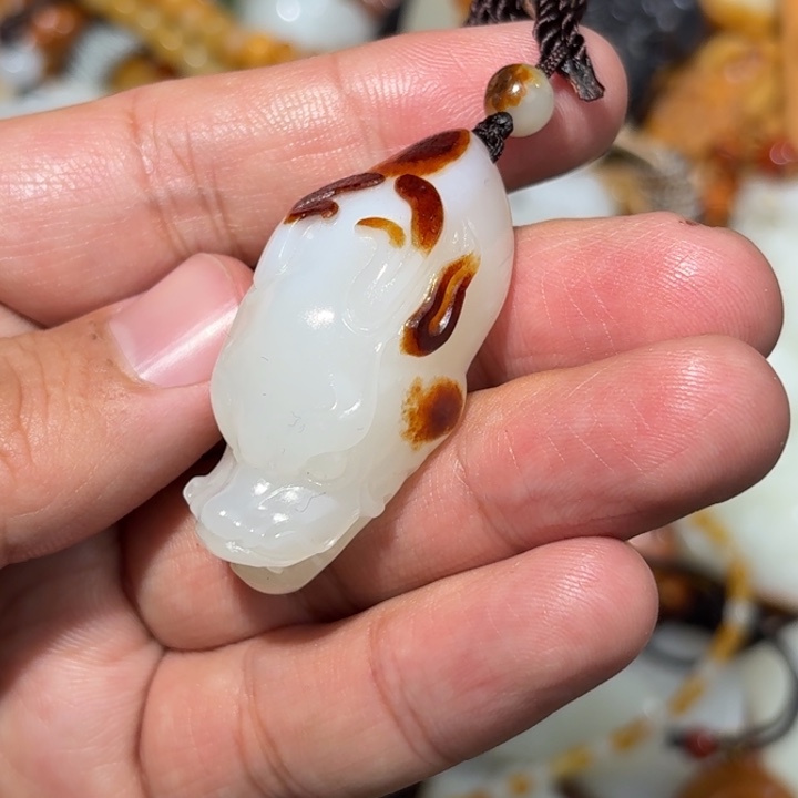 和田玉颈饰未镶嵌