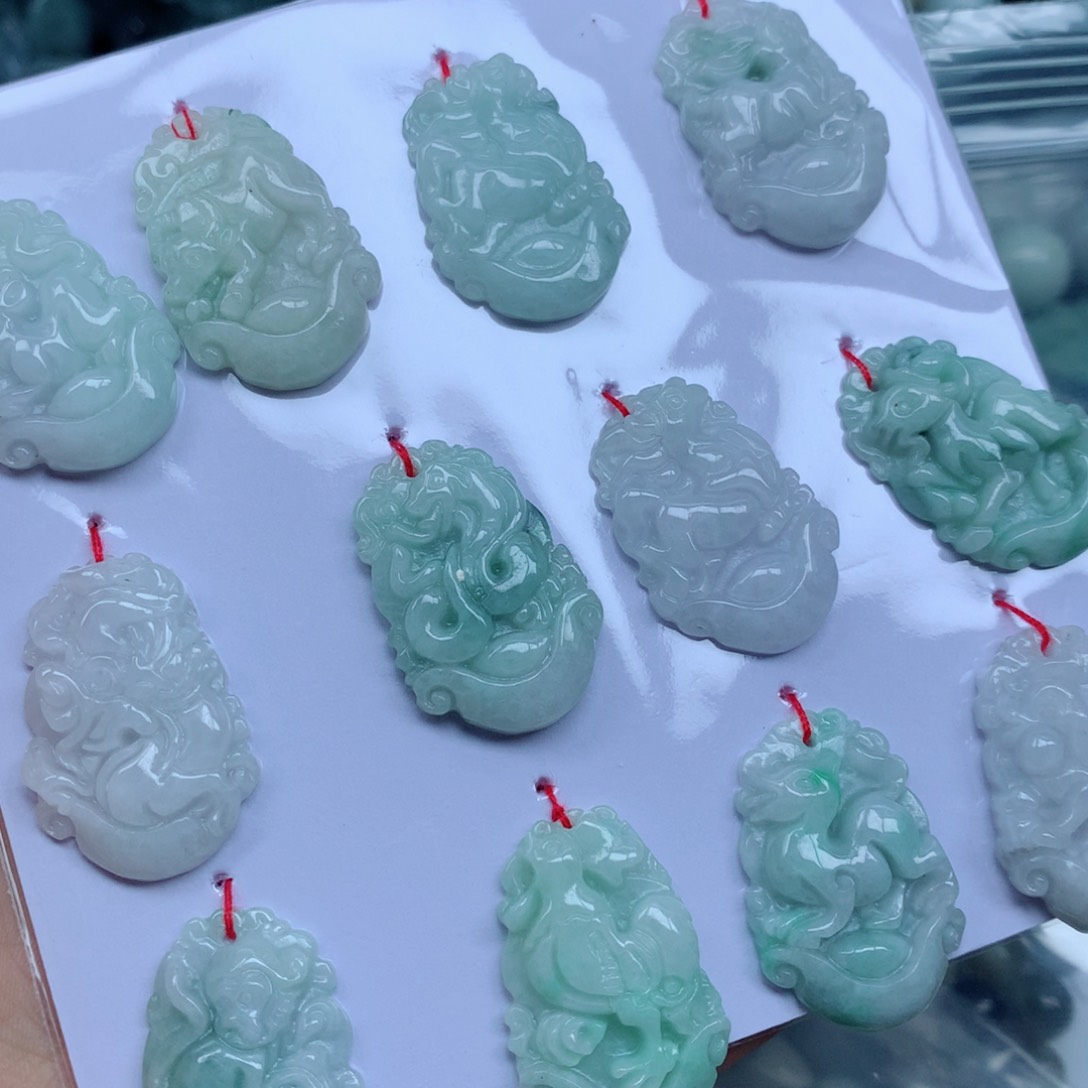 颈饰未镶嵌翡翠翡翠