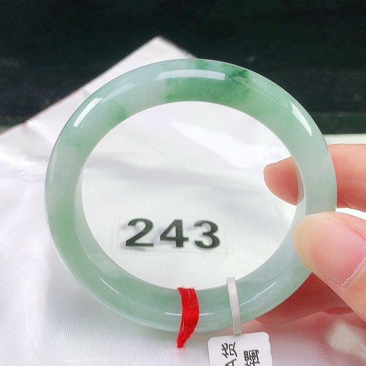 未镶嵌手镯翡翠52