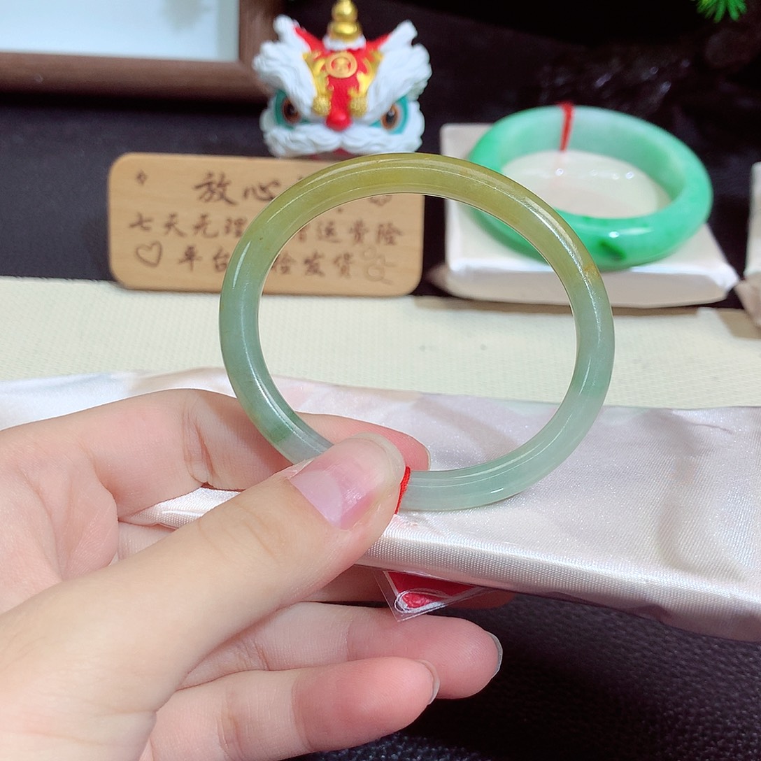 翡翠未镶嵌手镯478