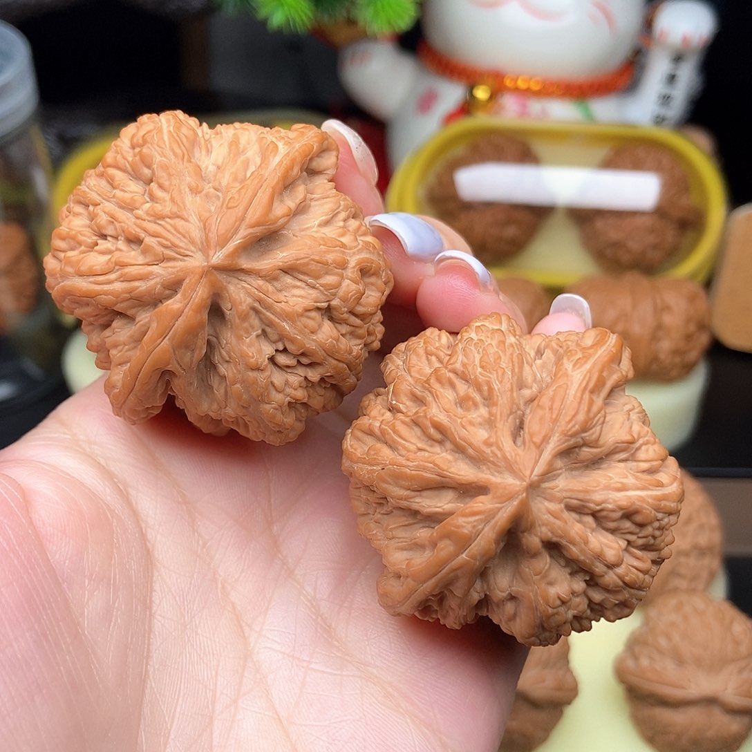文玩核桃吊坠46全品粗筋