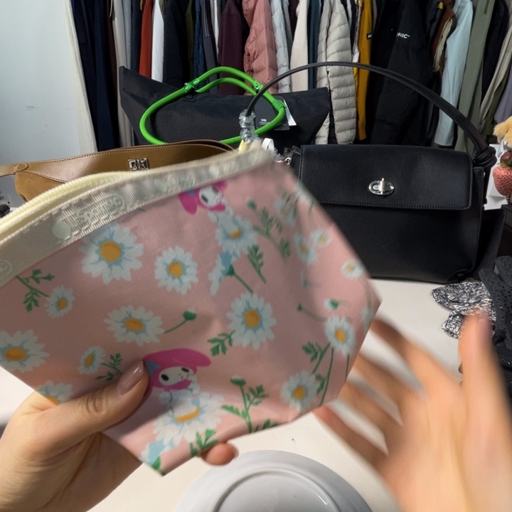 瓷片45。。。。。。。。。。。。。。。。