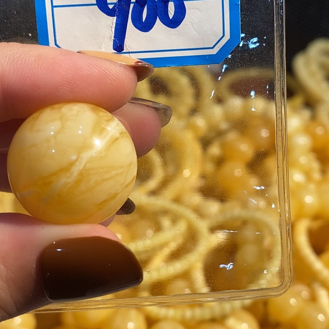 未镶嵌琥珀珠宝奇石900