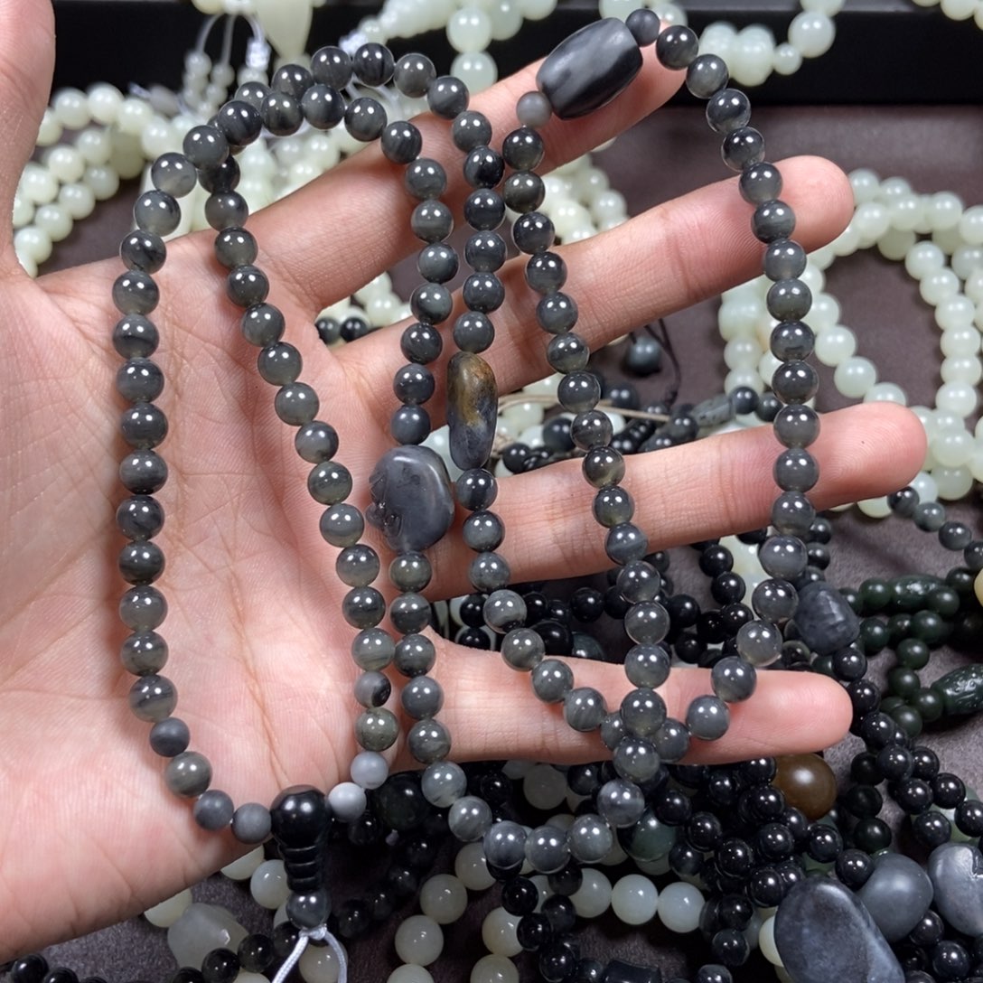 氺***茗和田玉未镶嵌把件