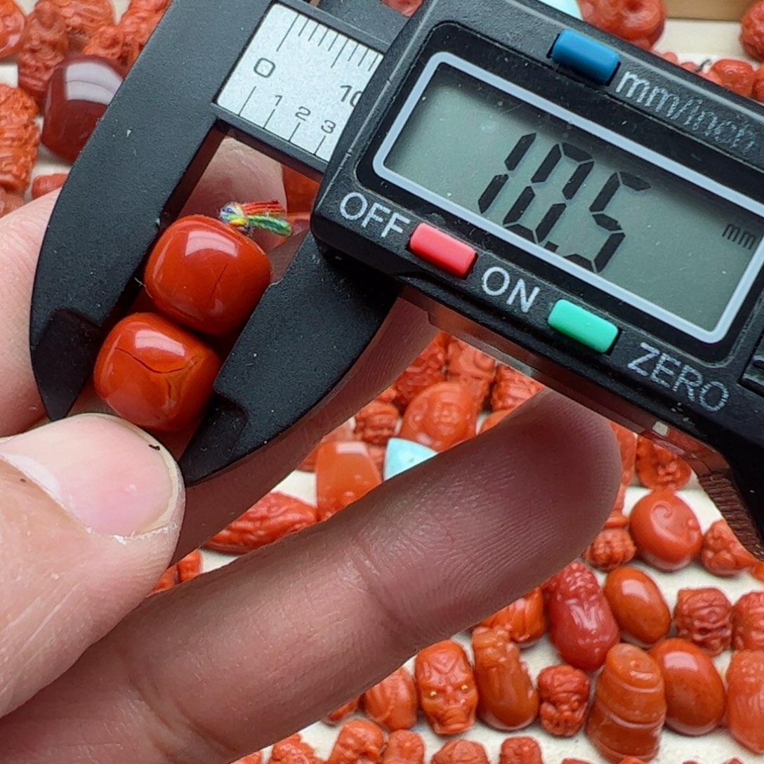 南红玛瑙配饰未镶嵌