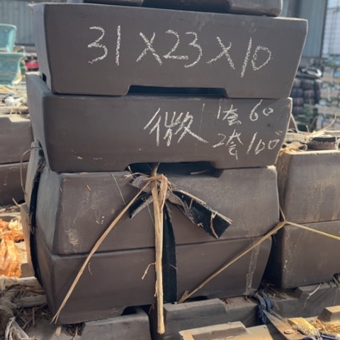 100-6。   微瑕。    