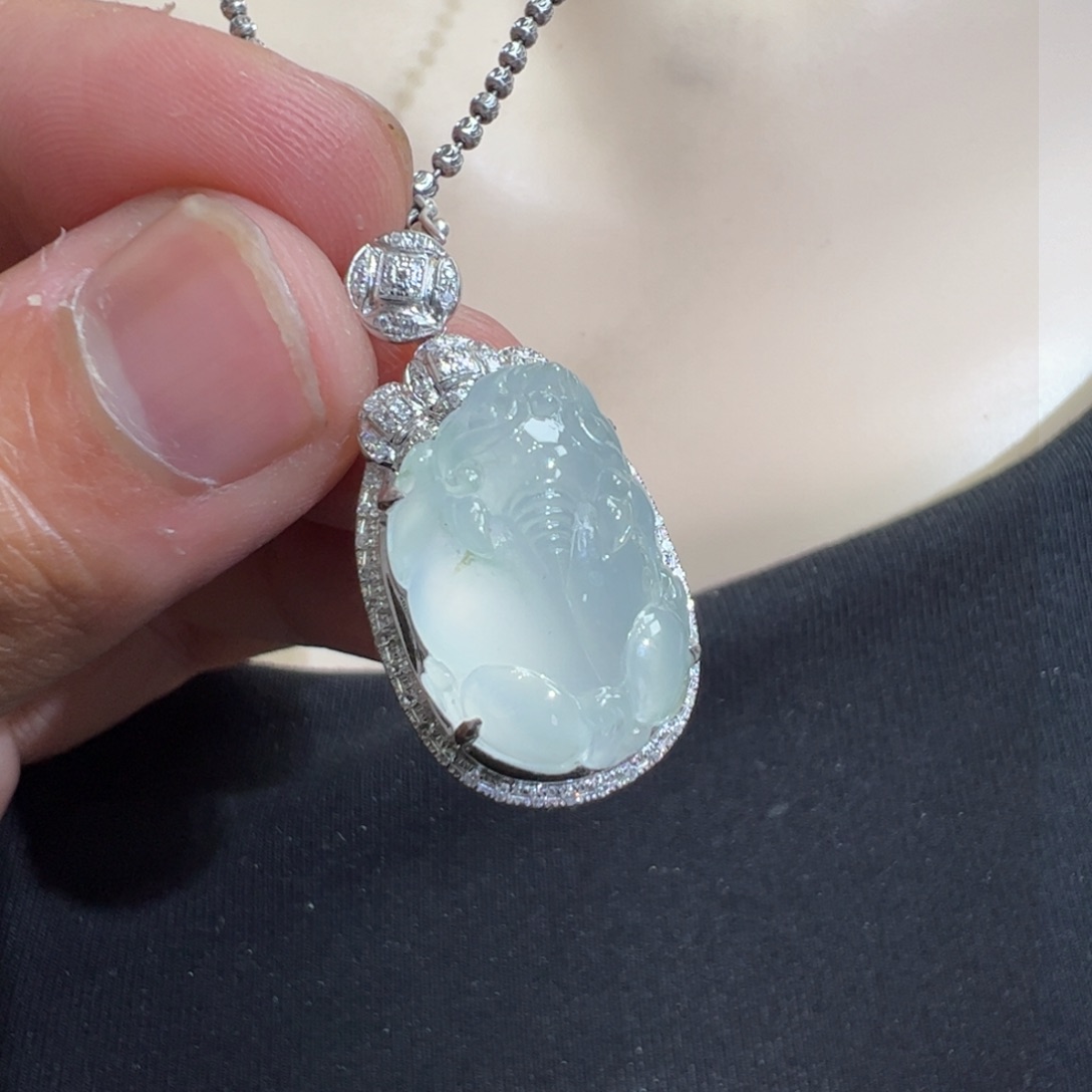 翡翠吊坠(不含链)18K金镶嵌