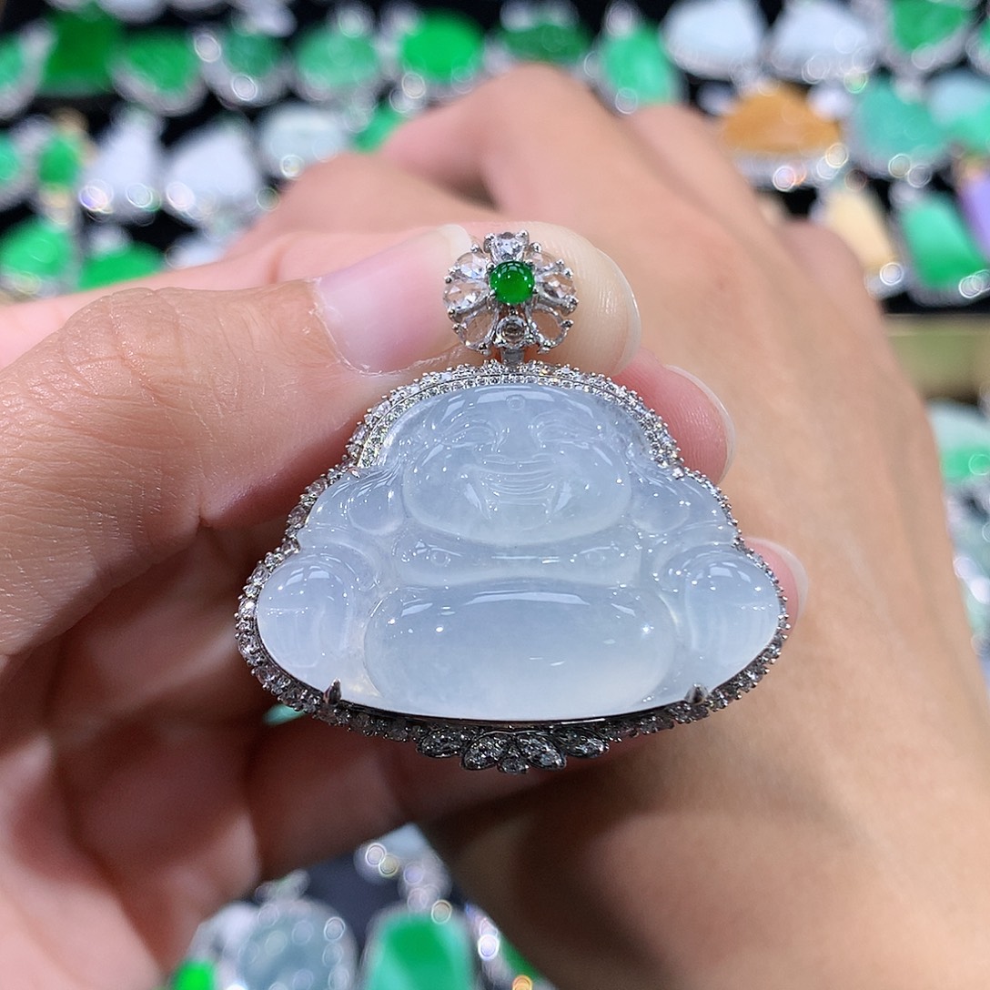 翡翠18K金镶嵌颈饰