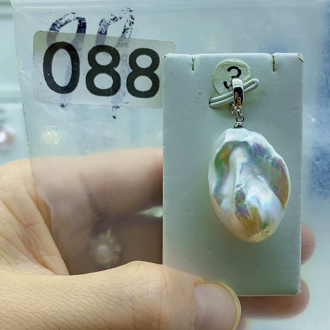 18K金镶嵌颈饰淡水珍珠