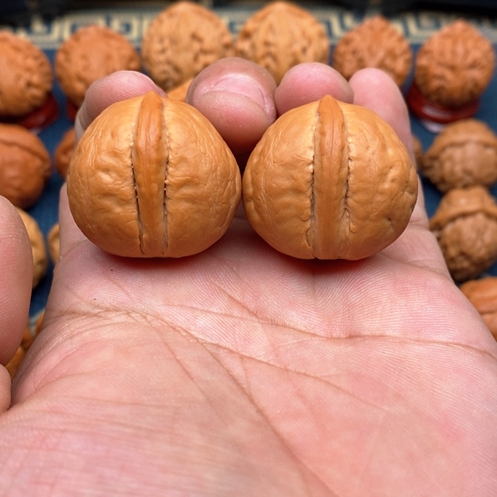 文玩核桃把件小海豚