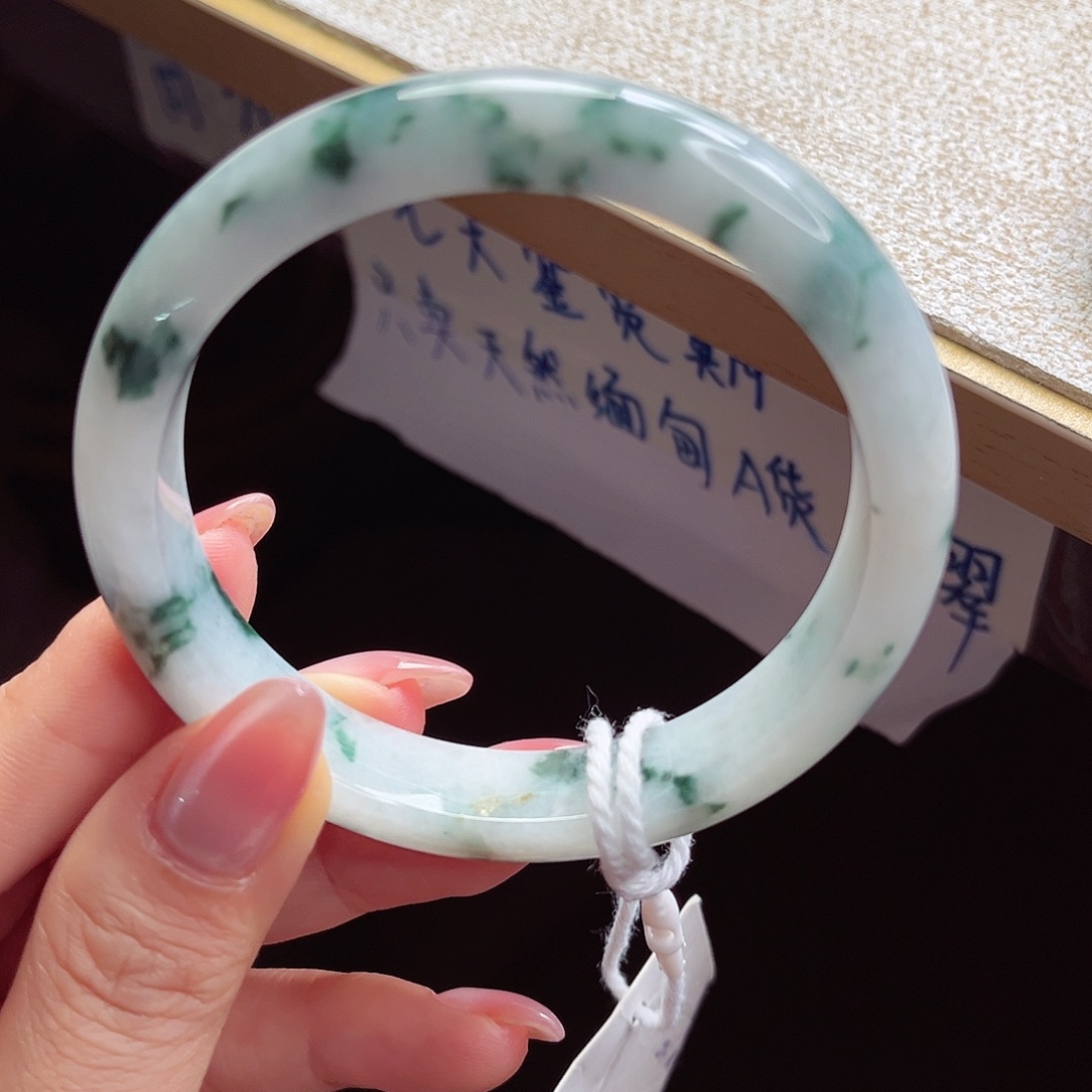 翡翠未镶嵌手镯手镯