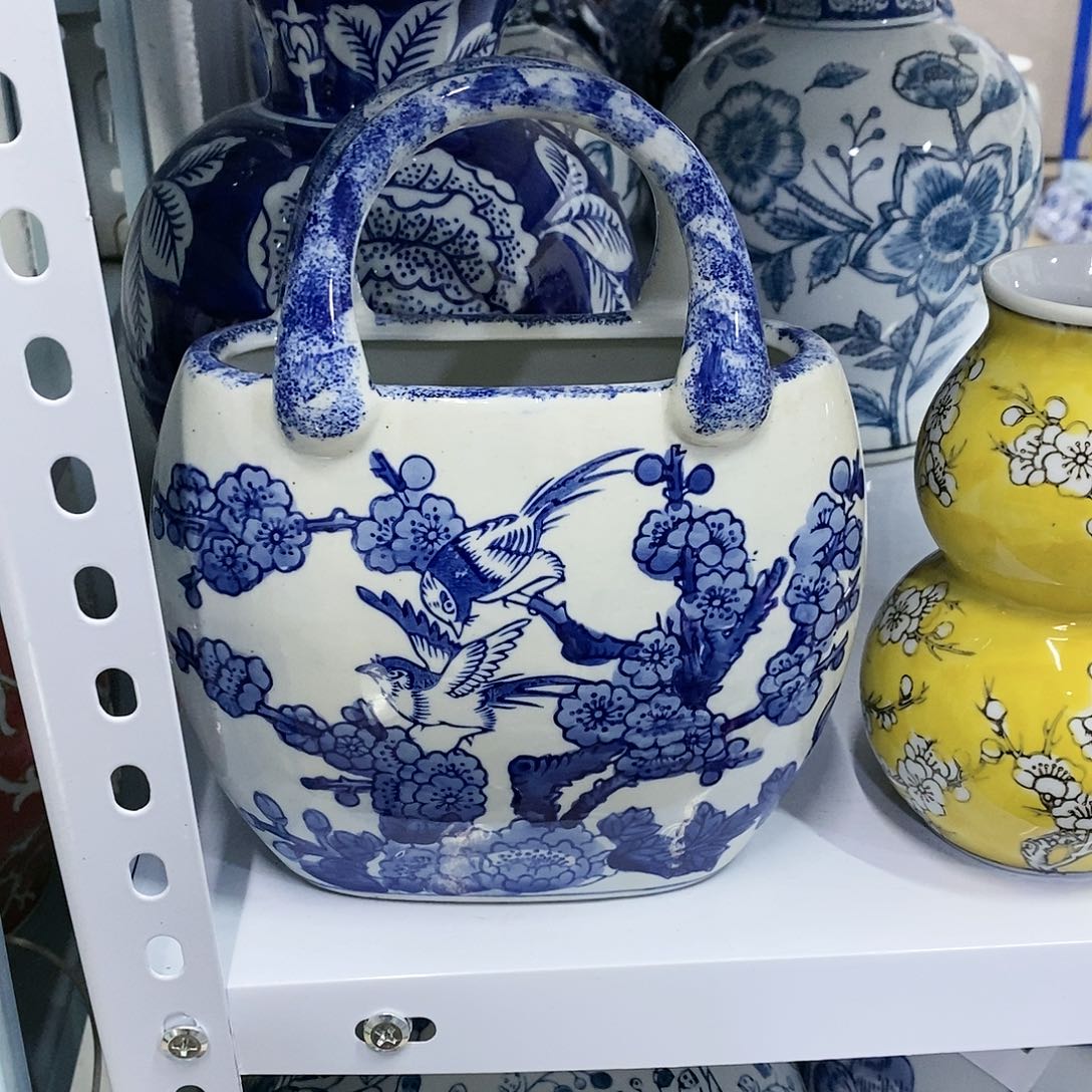 【闪购商品】摆件包包摆件瓷器………………………………